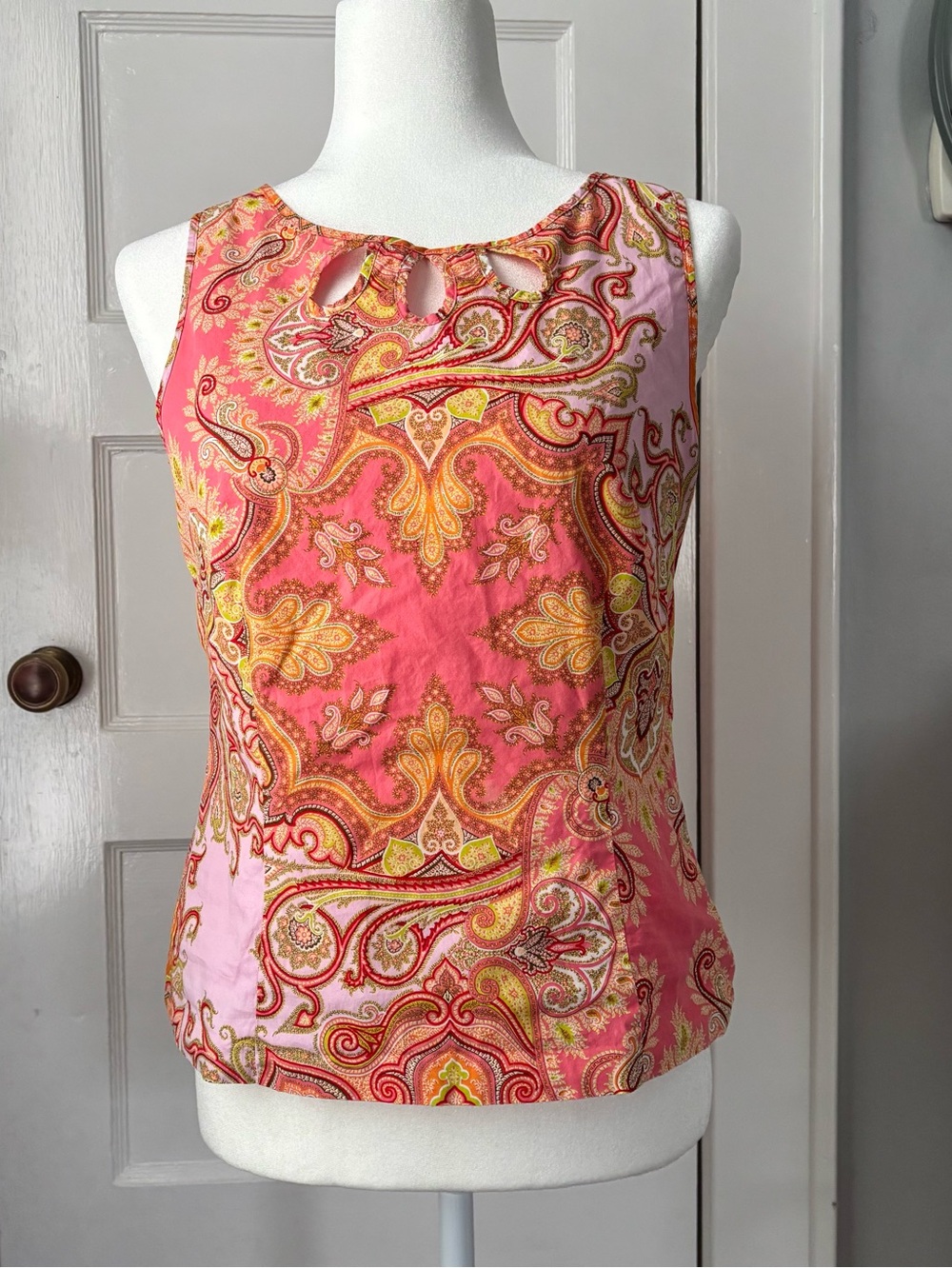 JCrew 90s Sleeveless Fitted Pink Orange Paisley Keyhole Tank Top